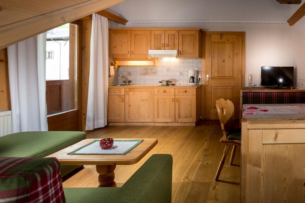 Alfonsstueberl - Ferienwohnungen & Restaurant Innervillgraten Esterno foto