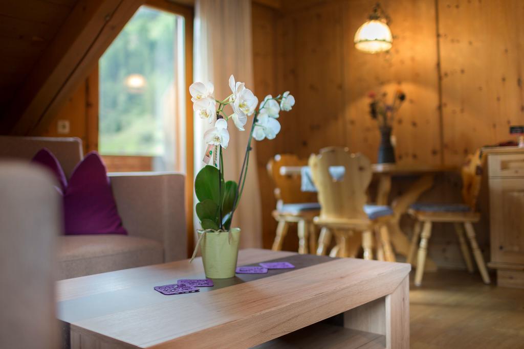 Alfonsstueberl - Ferienwohnungen & Restaurant Innervillgraten Esterno foto