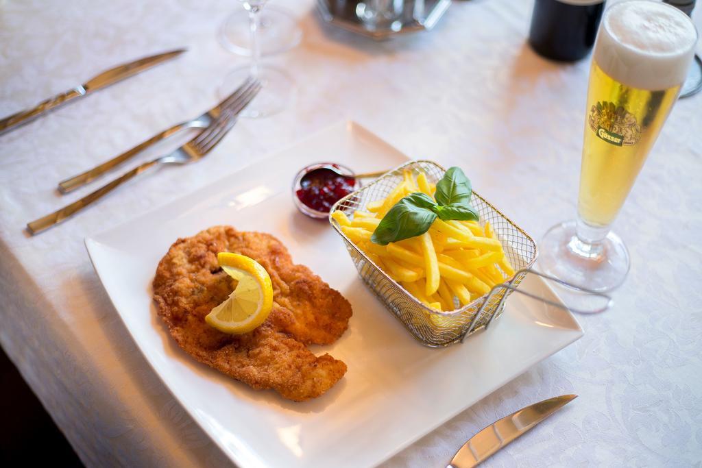 Alfonsstueberl - Ferienwohnungen & Restaurant Innervillgraten Esterno foto