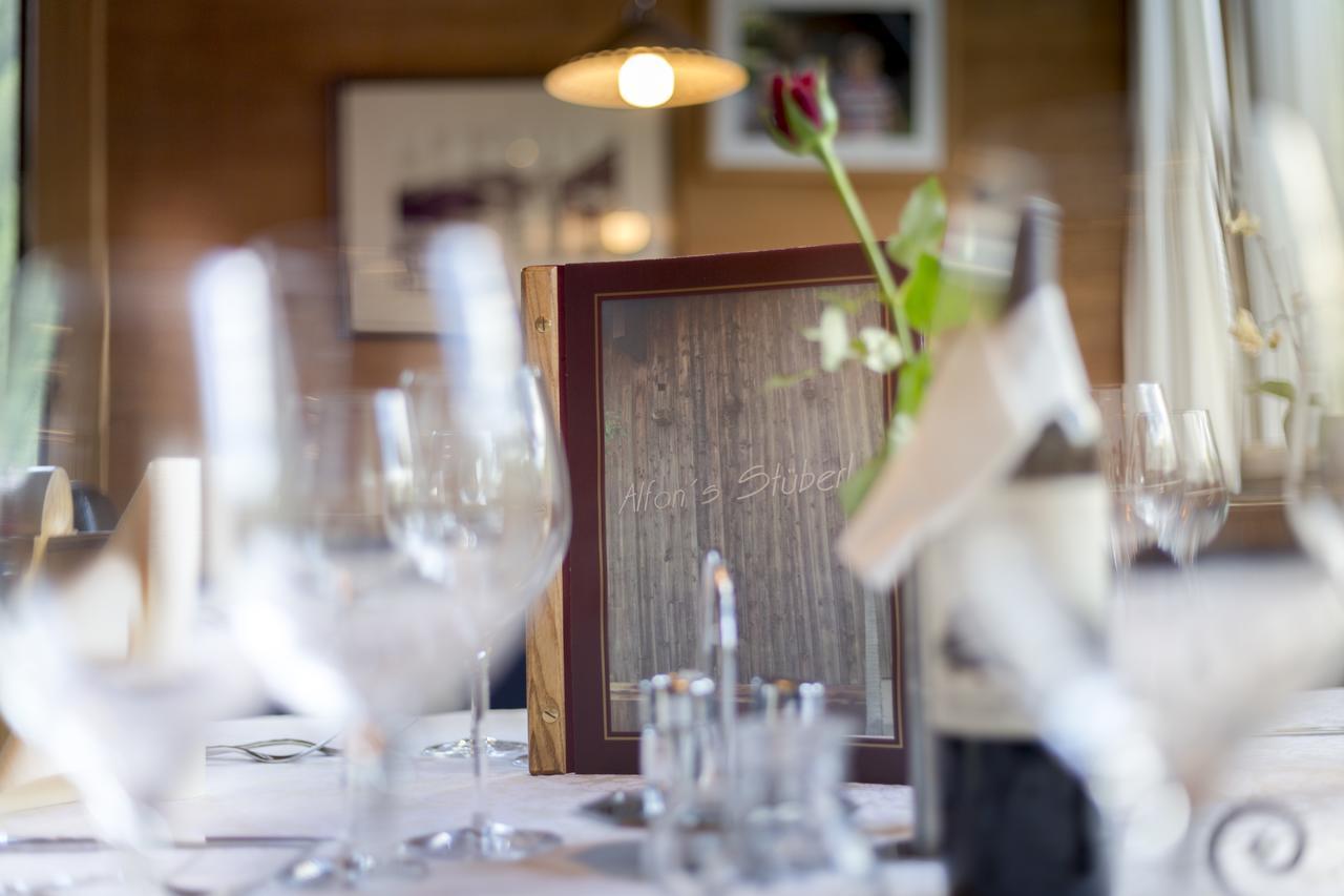 Alfonsstueberl - Ferienwohnungen & Restaurant Innervillgraten Esterno foto