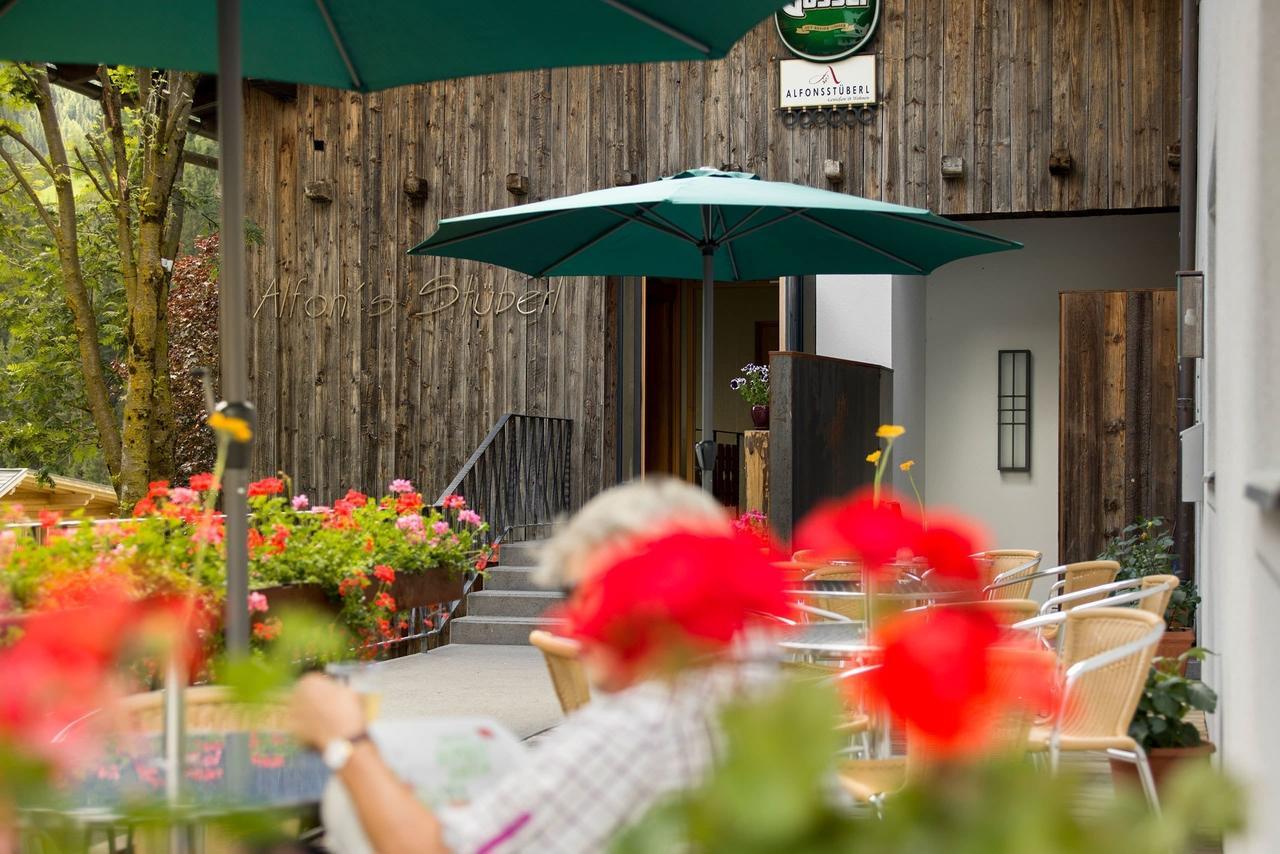 Alfonsstueberl - Ferienwohnungen & Restaurant Innervillgraten Esterno foto